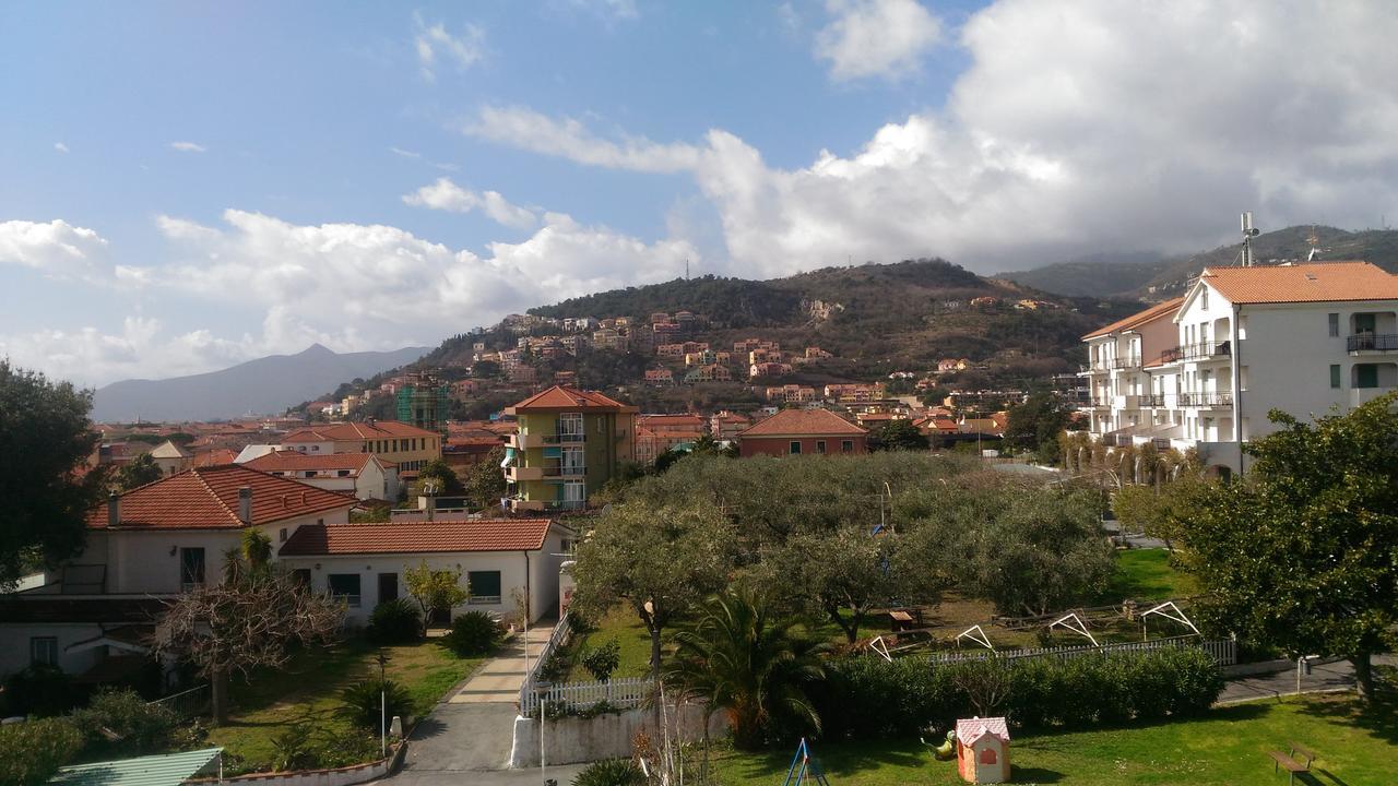 Il Borgo Degli Ulivi Resort Pietra Ligure Exterior photo