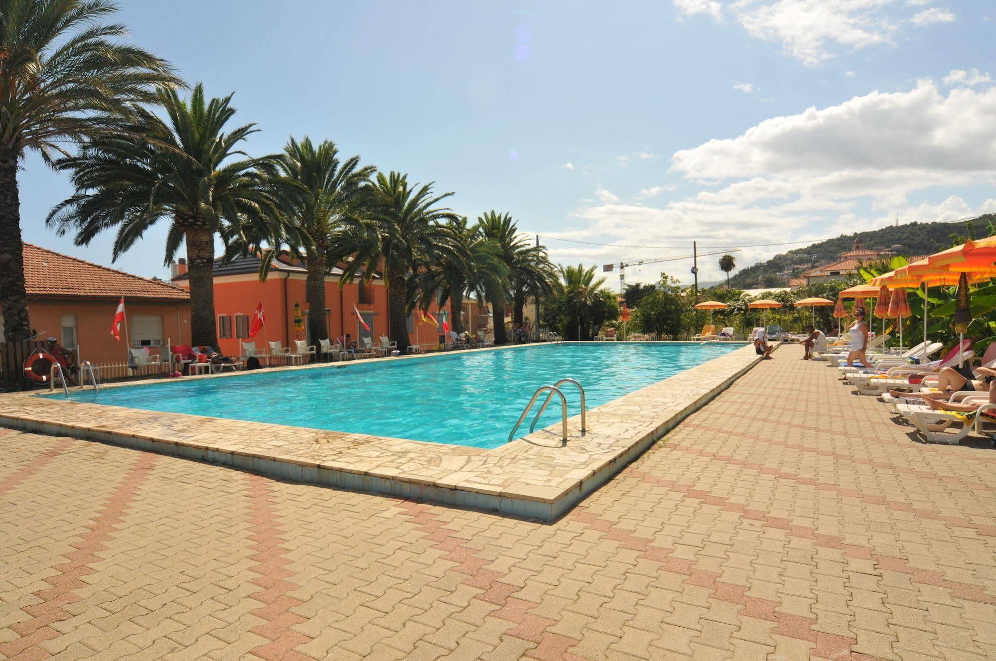 Il Borgo Degli Ulivi Resort Pietra Ligure Exterior photo